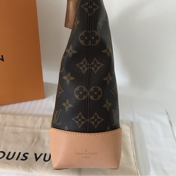 Louis Vuitton Berri PM Monogram Canvas - Picture 6 of 17